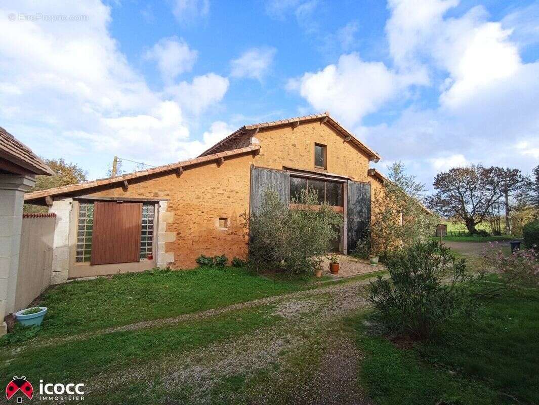 Maison à MAREUIL-SUR-LAY-DISSAIS