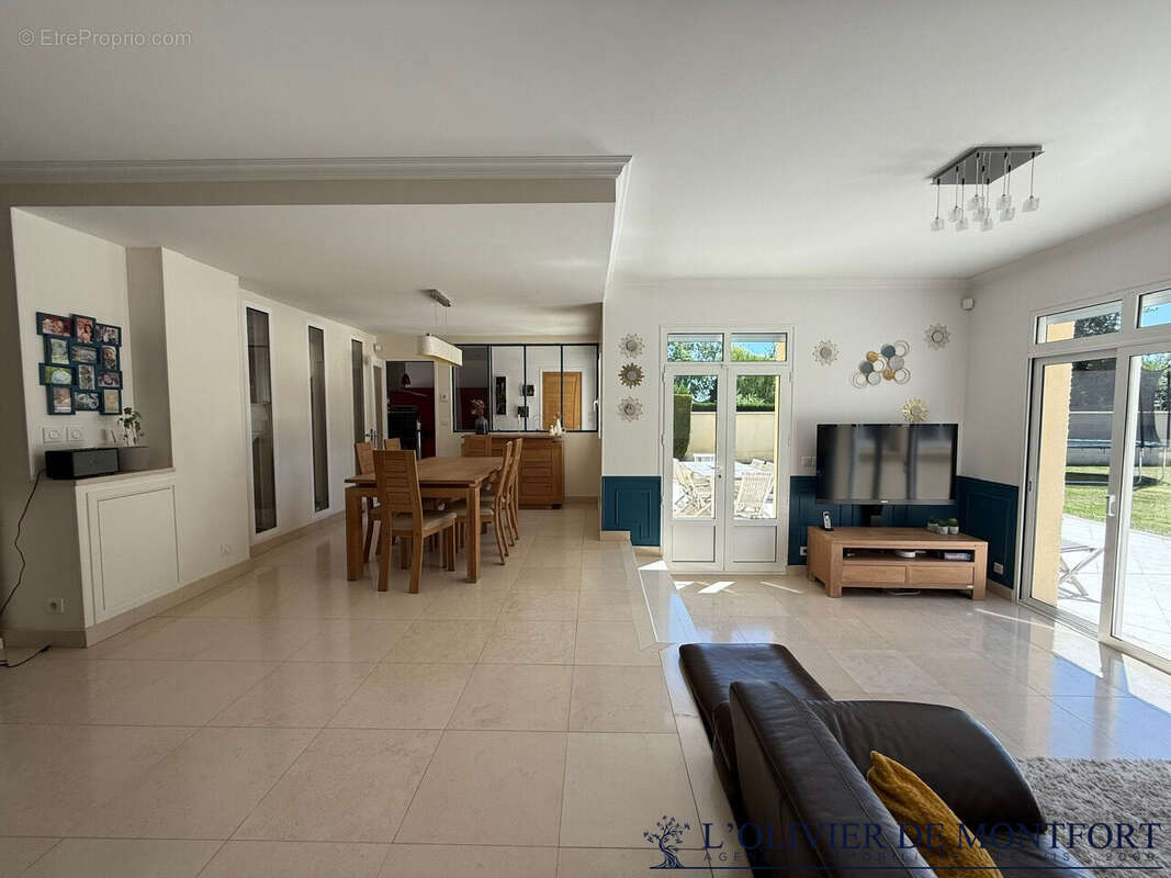 Maison à LES ESSARTS-LE-ROI