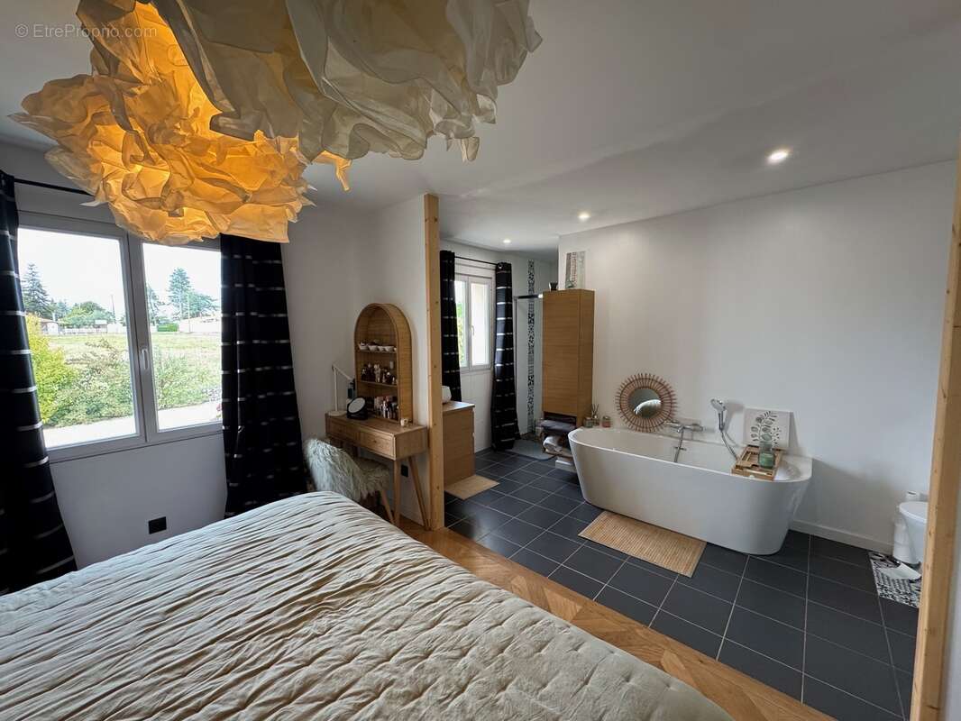 Maison à SALLES-DE-BARBEZIEUX