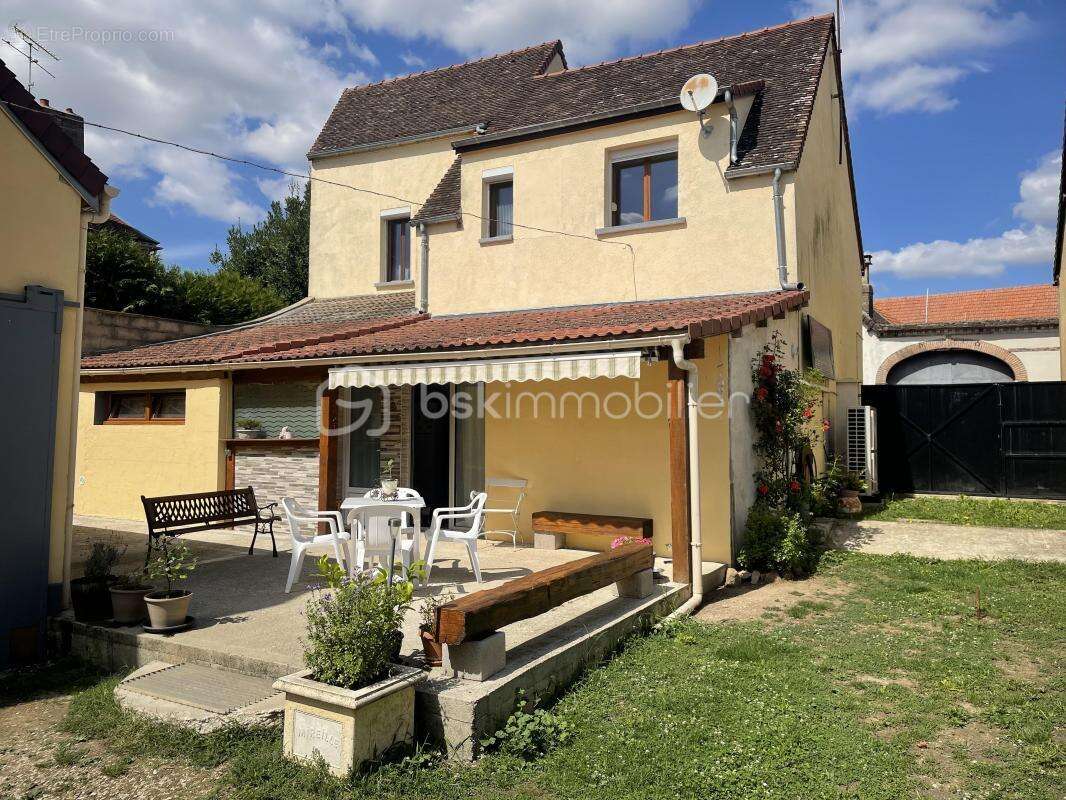 Maison à MALAY-LE-PETIT