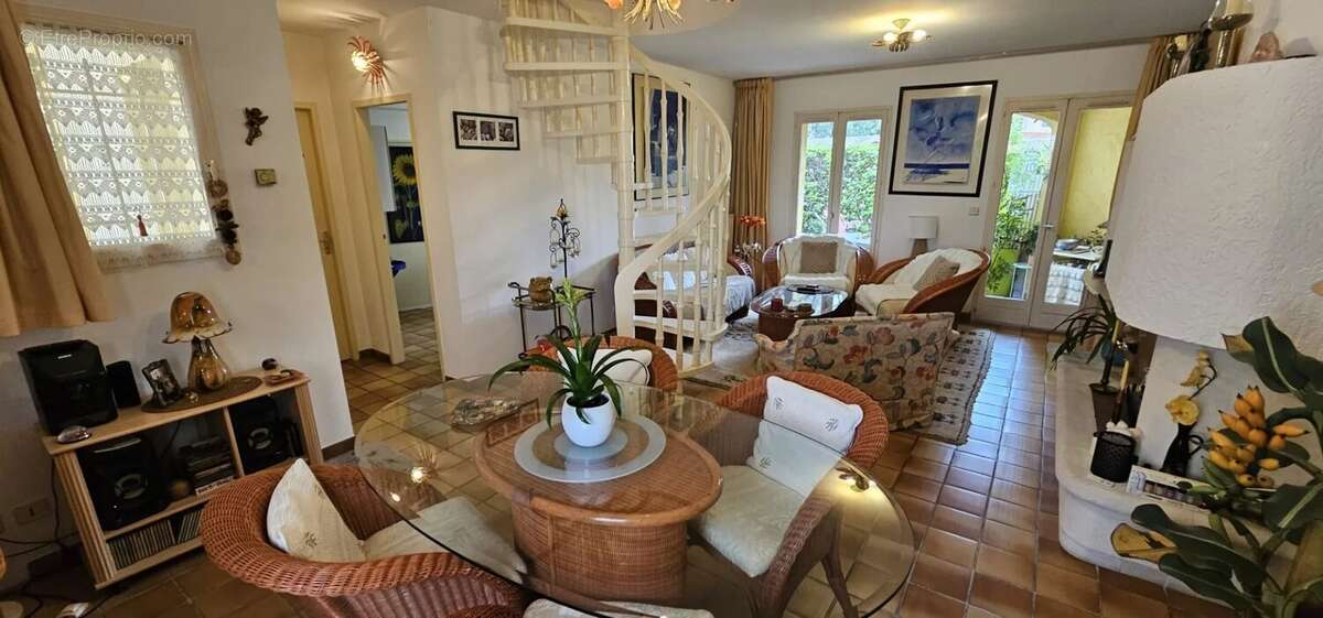 Appartement à SANARY-SUR-MER