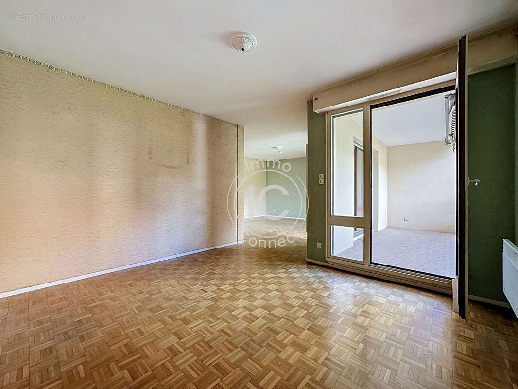Appartement à SAINT-GENIS-LAVAL