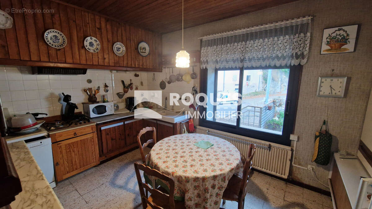 A VENDRE, proche Lodève, ensemble immobilier en pierre d'une surface totale de 995 m2 sur 3008 m2 de terrain - photo 7