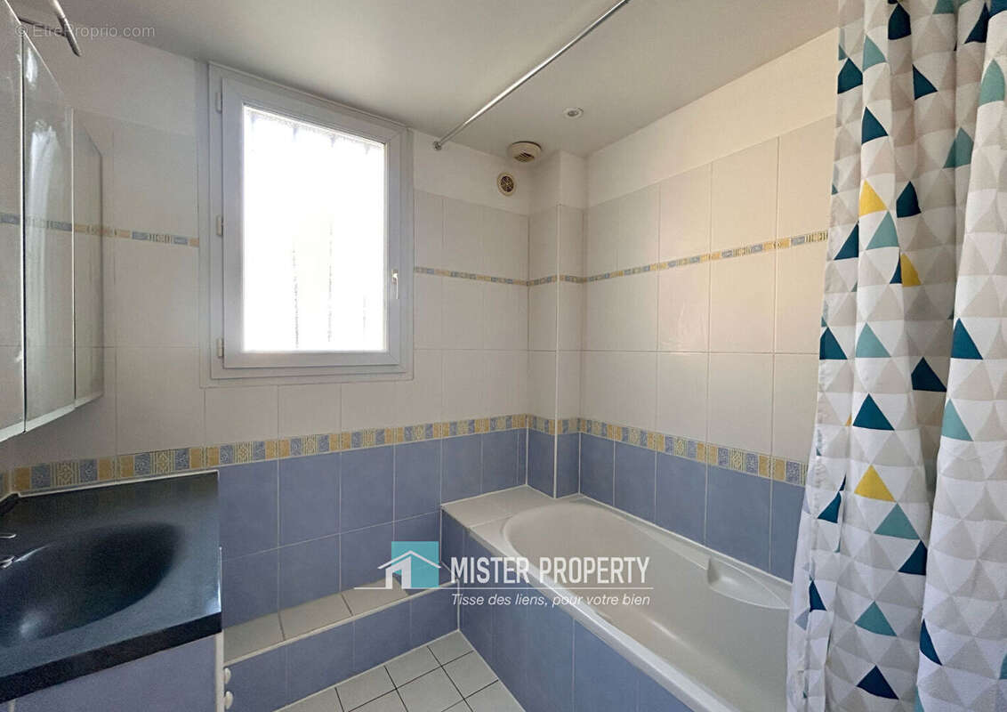 Appartement à SARTROUVILLE