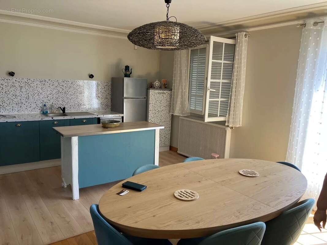 Maison à LA VILLE-AUX-DAMES