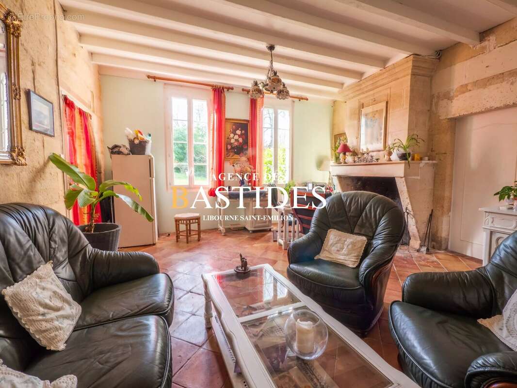 Maison à COUTRAS