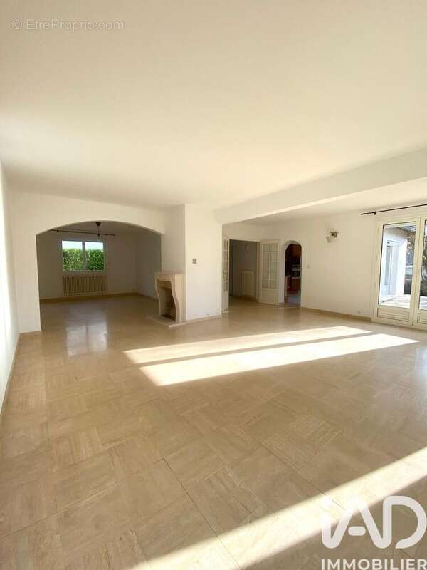 Photo 3 - Maison à CRESPIERES