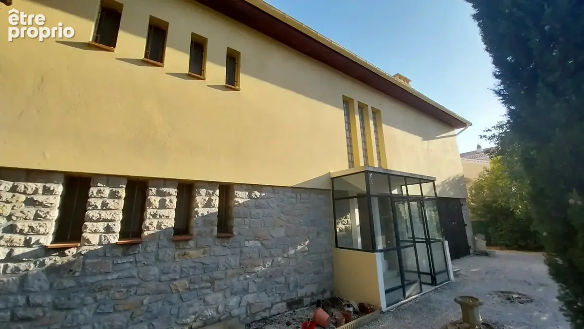 Villa à rénover   à deux pas du centre-ville de hyères les palmiers. - photo 2