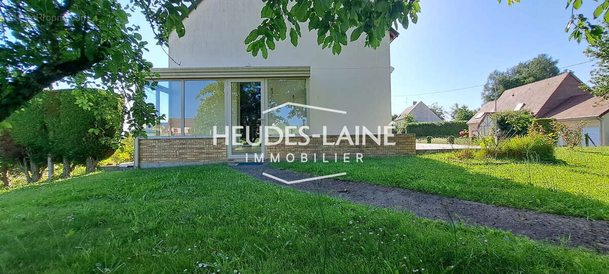 Maison à SAINT-HILAIRE-DU-HARCOUET