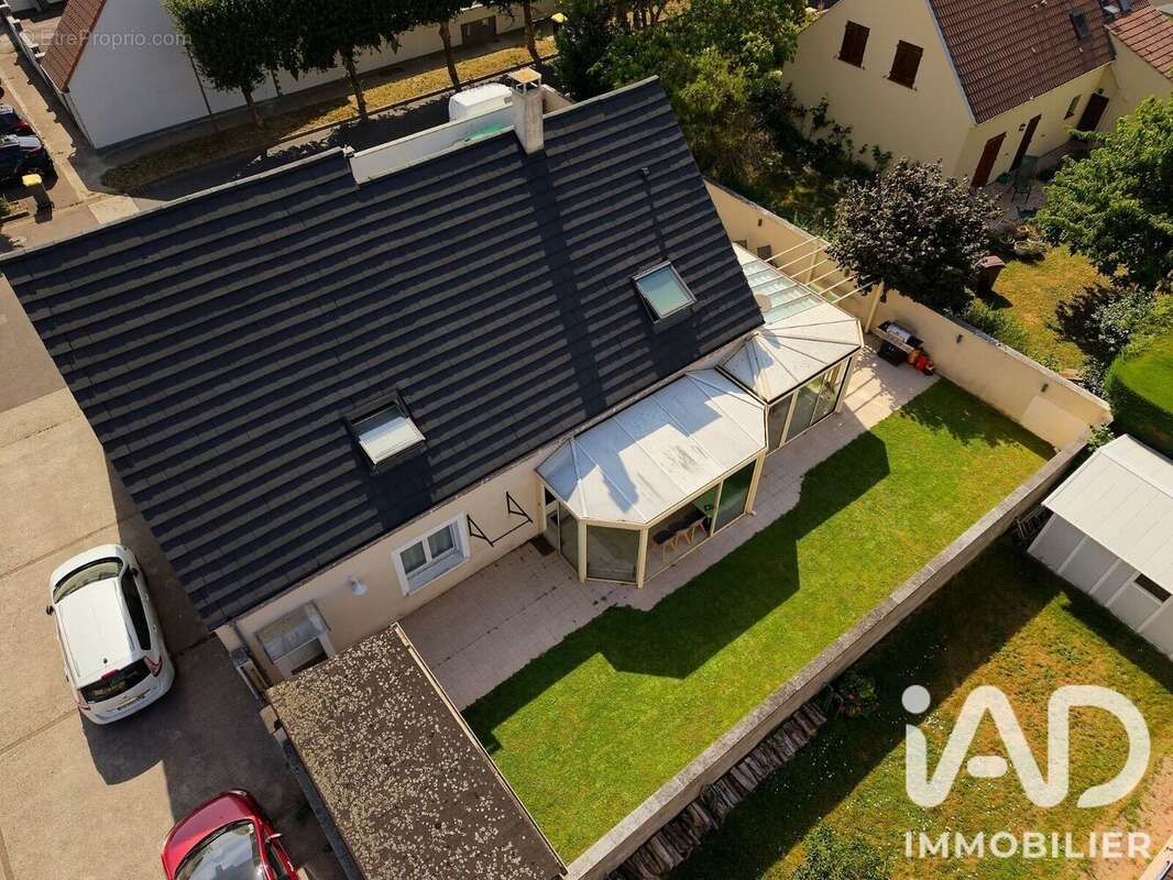 Photo 2 - Maison à LIEUSAINT