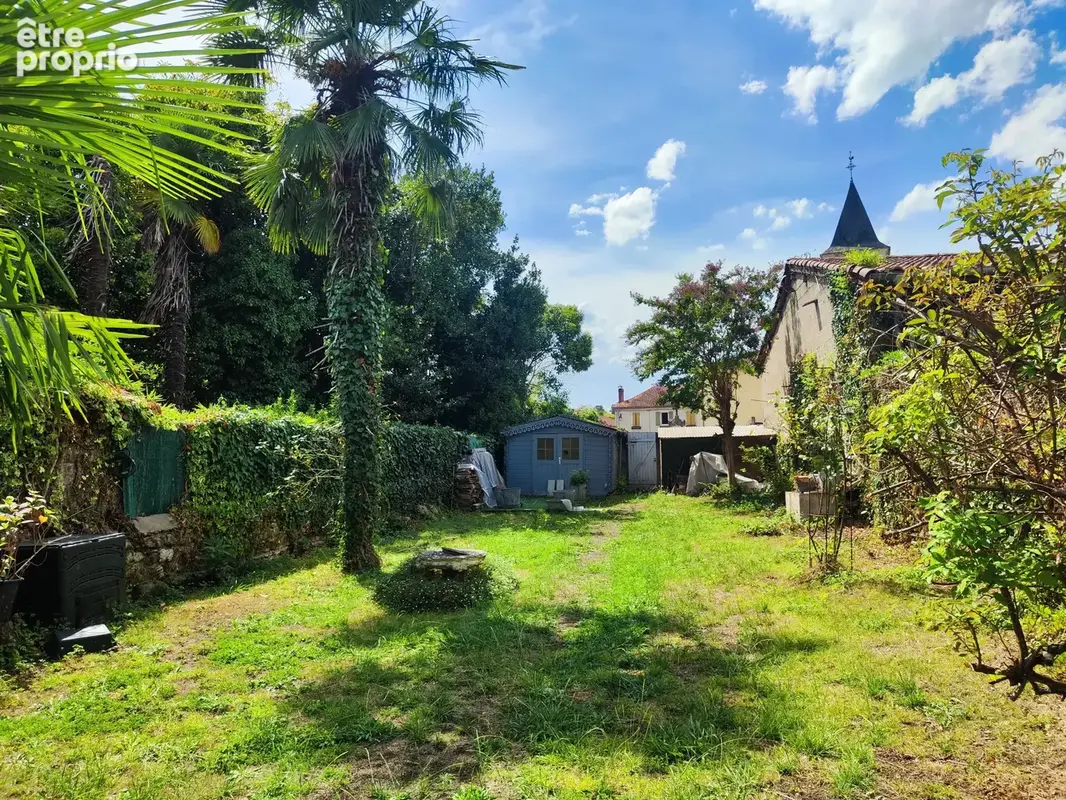 Ancien presbytère avec jardin et cour idyllique - photo 3
