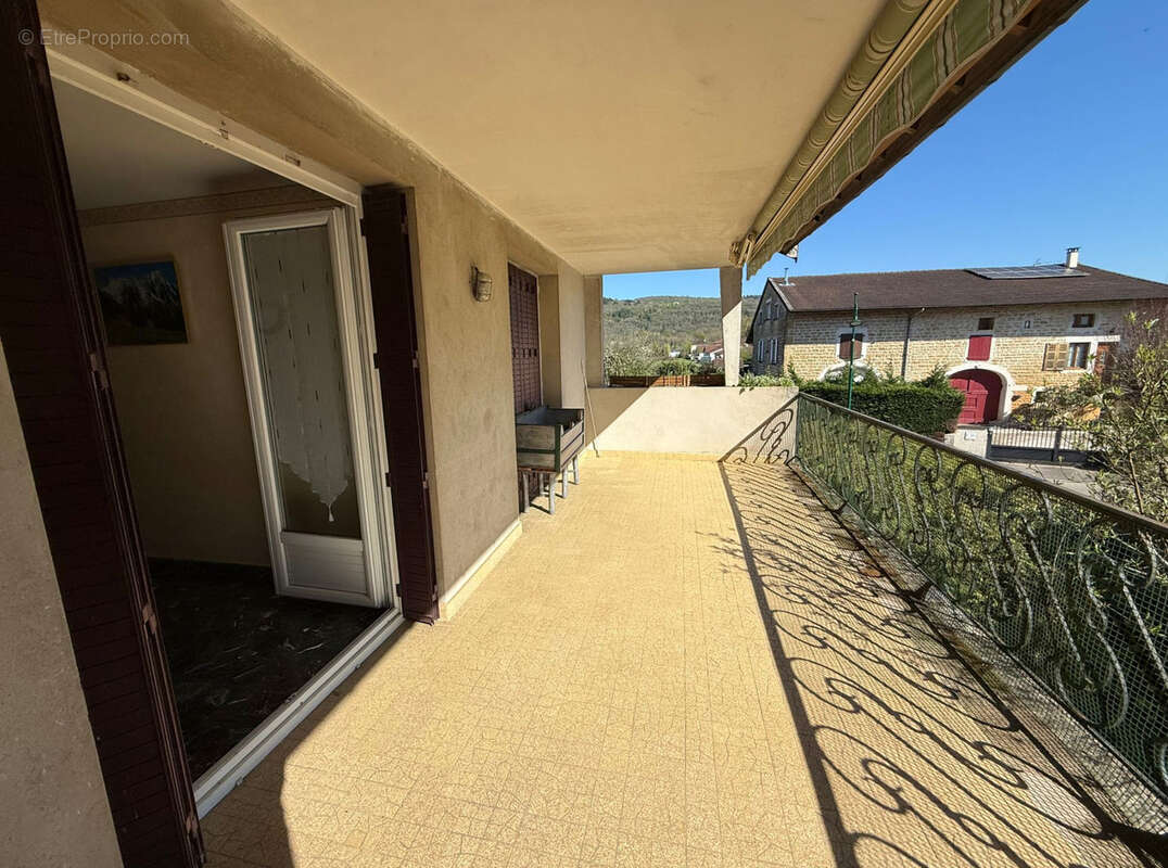 Maison à VILLEREVERSURE