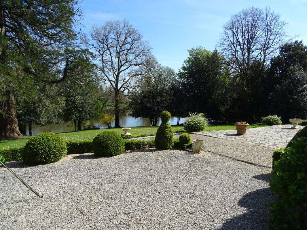 Secteur saint hilaire les places proche de nexon en haute vienne magnifique manoir du 17eme de 280 m² habitables sur 17862 m² de - photo 37