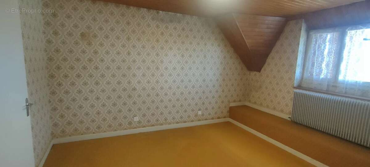 Maison à VENDENESSE-LES-CHAROLLES
