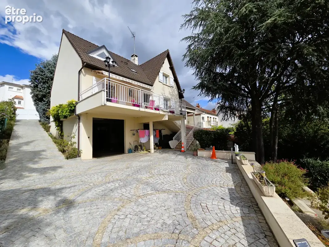 Maison individuelle de 7 pièces de 146m2 + sous sol total sur 548m2 de terrain - photo 2