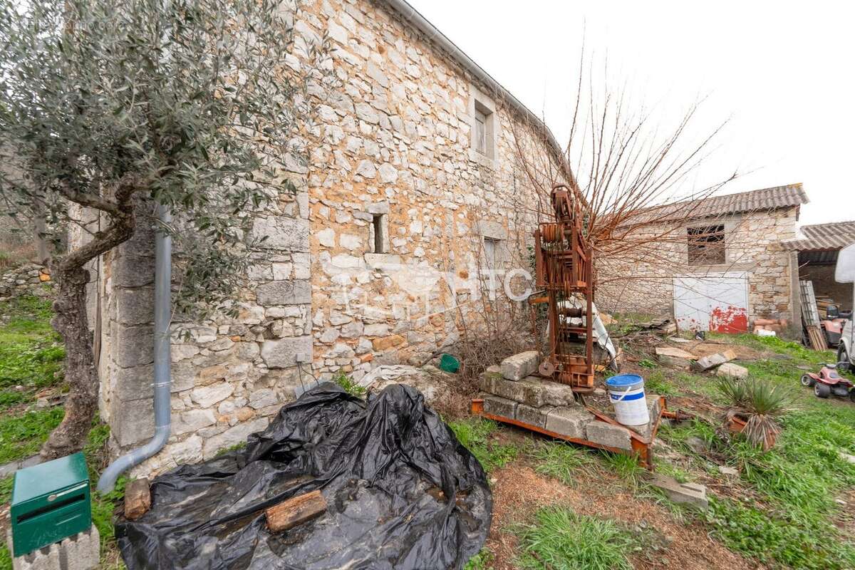 Grange a renover 1497m² de terrain - photo 9