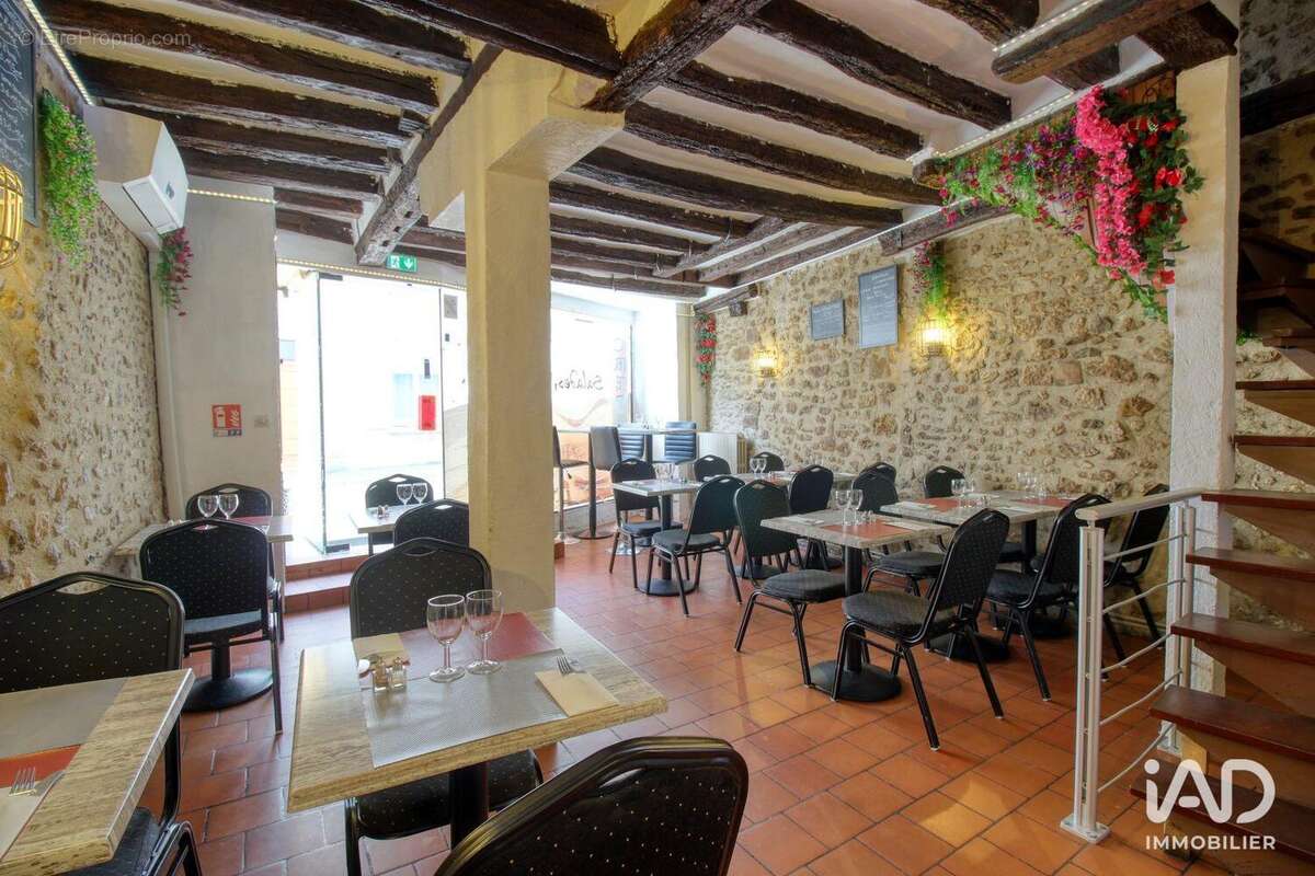 Photo 2 - Commerce à ETAMPES