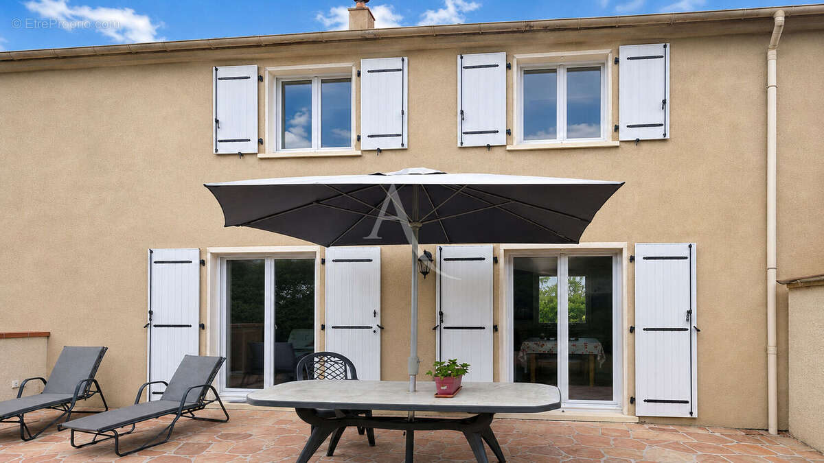 Pavillon familial 4 pièces de 90 m² avec jardin et grand garage  à  Courtry (77) - photo 9
