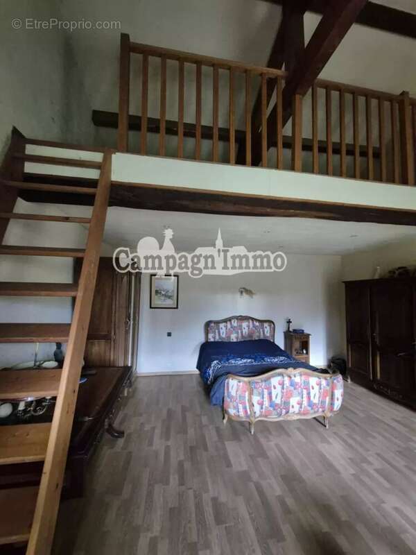 Maison à SAINT-LAURENT-DE-CHAMOUSSET