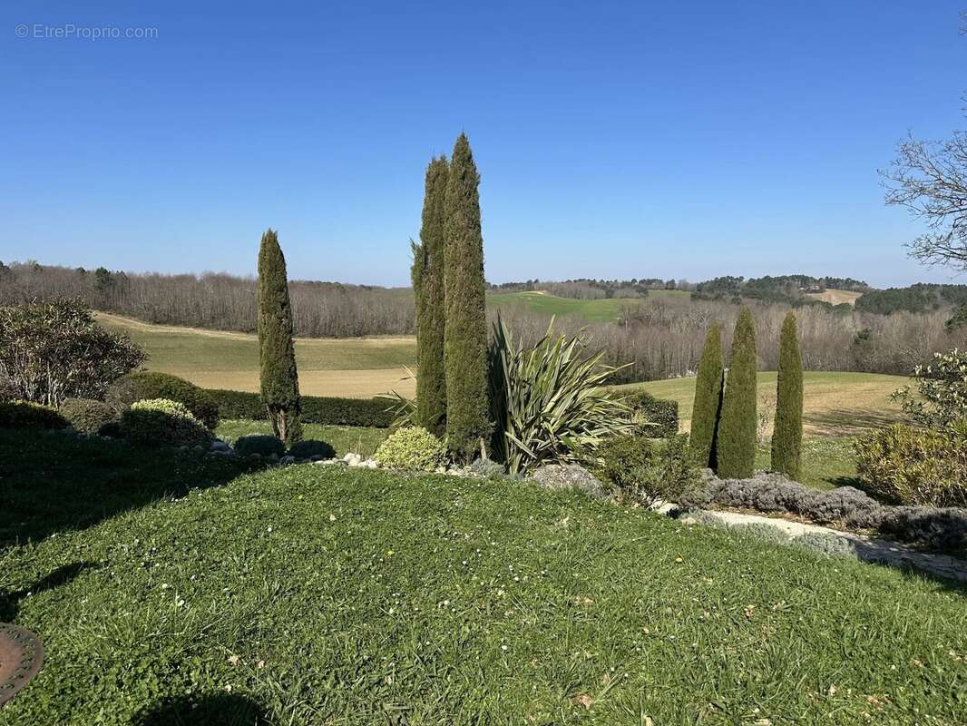 Maison à MONCLAR-DE-QUERCY