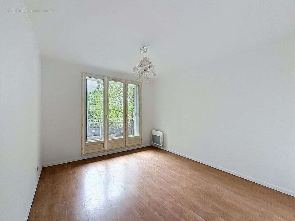 Appartement à MONTIGNY-LE-BRETONNEUX