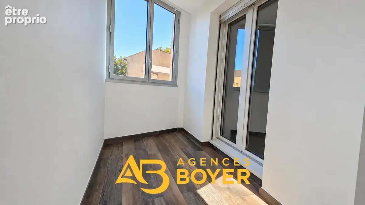 Appartement T3 de 63.57 m2 à vendre Bandol centre   Terrasse, ascenseur et garage - photo 12