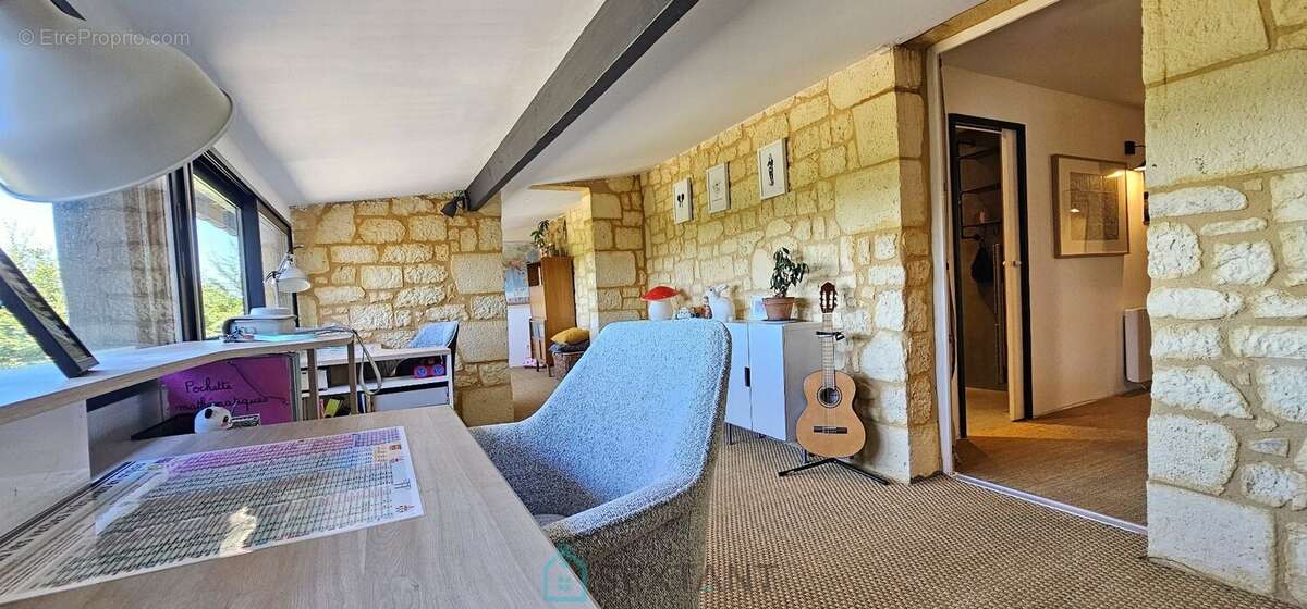 Exceptionnel propriété de 234 m² dans la Bastide de Domme avec une terrasse panoramique sur la vallée. - photo 23