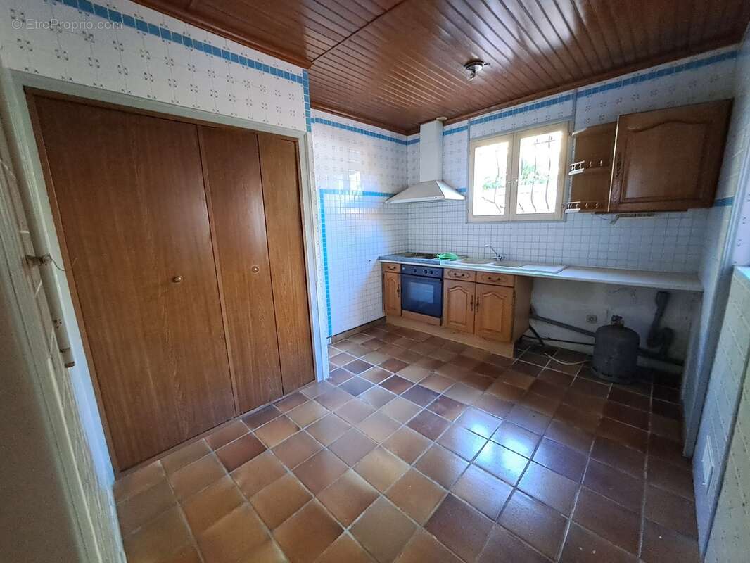 Grande Maison énorme potentiel - photo 5