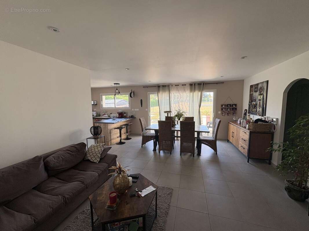 Maison 83 m² à Celles-Sur-Belle  - photo 4