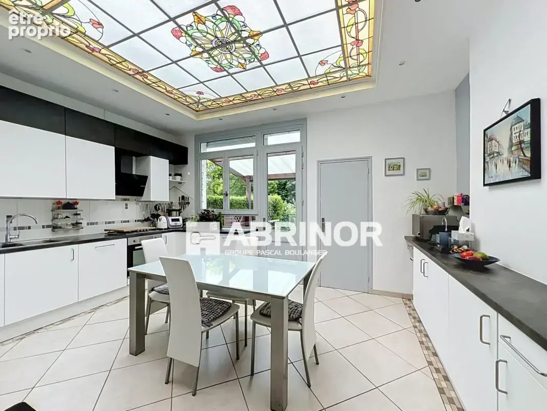 À découvrir sans tarder – Maison familiale avec jardin secteur recherché de Mons-en-Barœul proche de Lille - photo 4