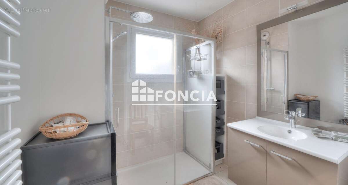 Appartement à VALLEIRY