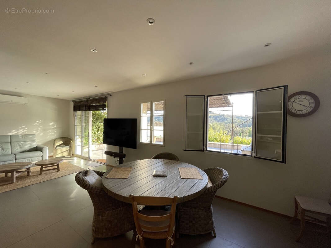 Maison à PLAN-DE-LA-TOUR