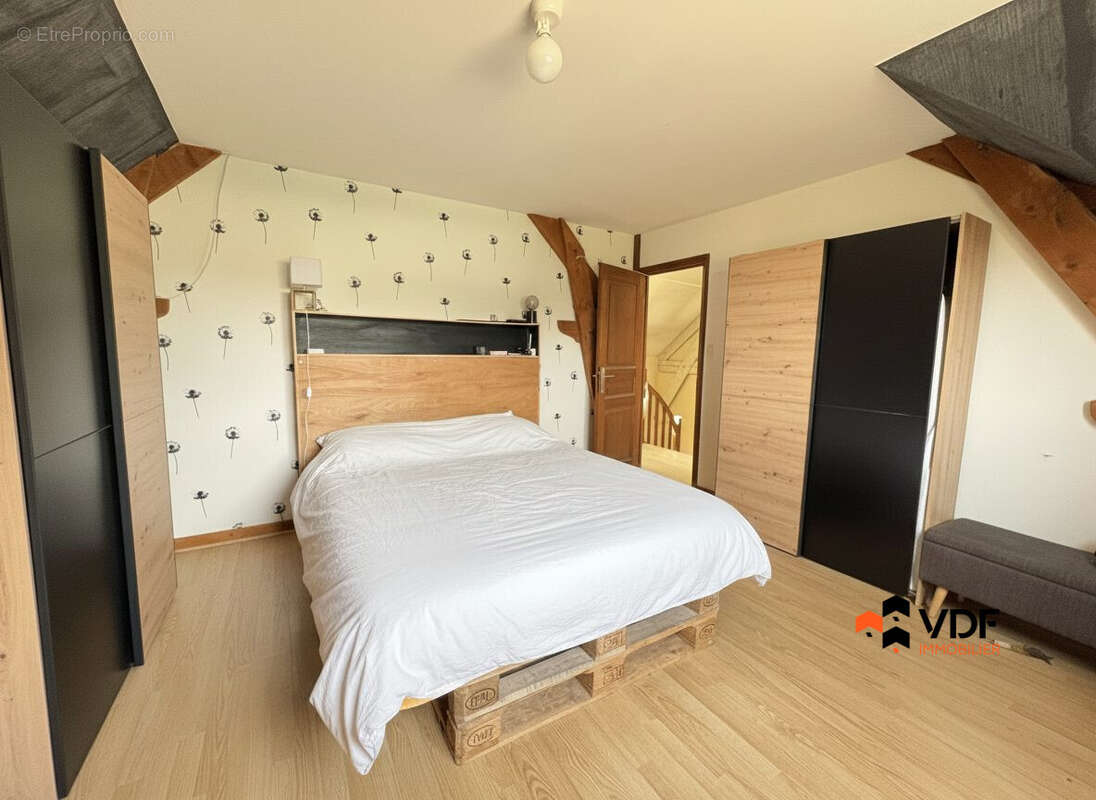 Maison 120 m² à Briennon  - photo 8