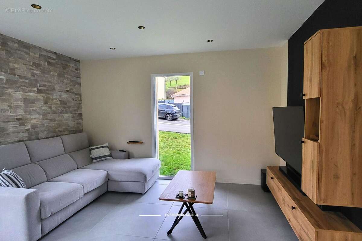 Maison à ANCY