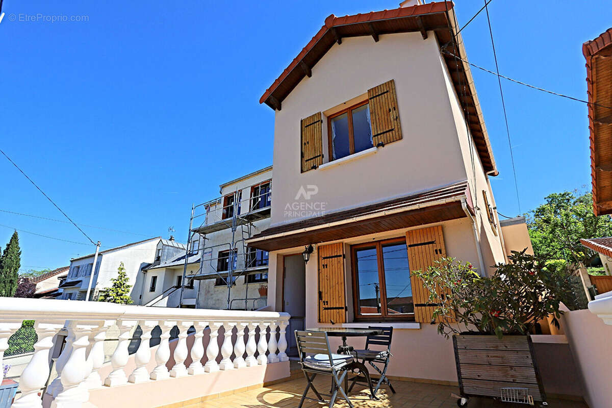 Maison à NANTERRE