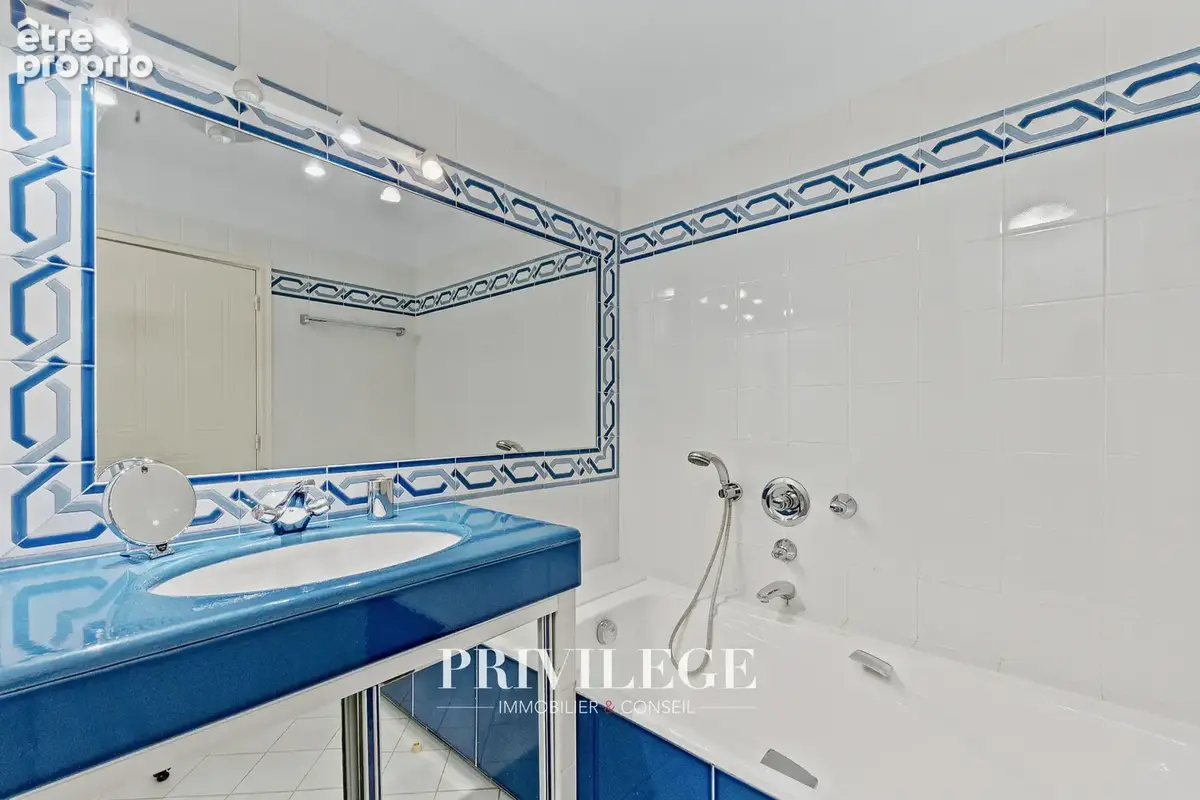 Exclusivité - Grand Duc - Vue féerique - Somptueux appartement 4 Pièces - photo 22