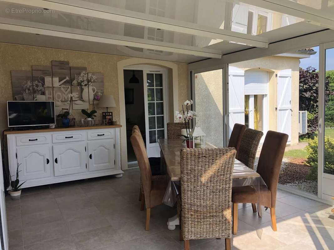 Maison à LA CHAPELLE-SUR-OREUSE