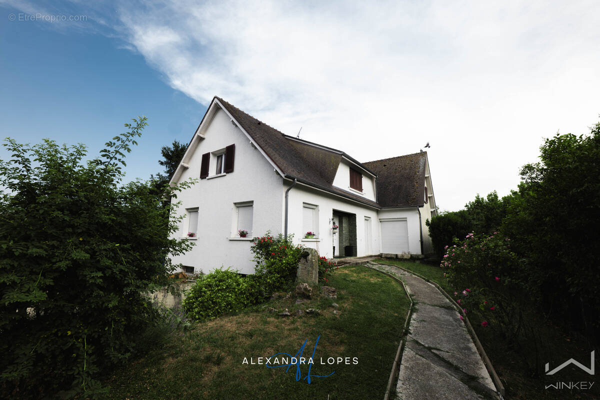 Maison à BLANDY