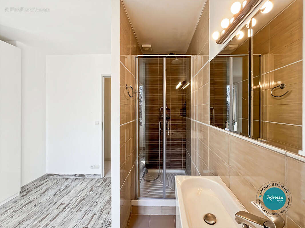 Maison à D'HUISON-LONGUEVILLE