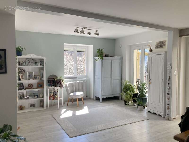 Maison à SAINT-MARTIN-DE-LA-PORTE