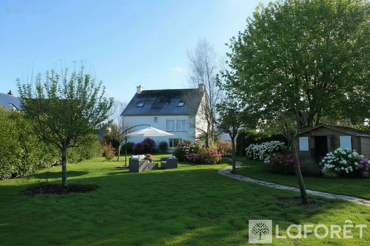 Maison à PLUSSULIEN