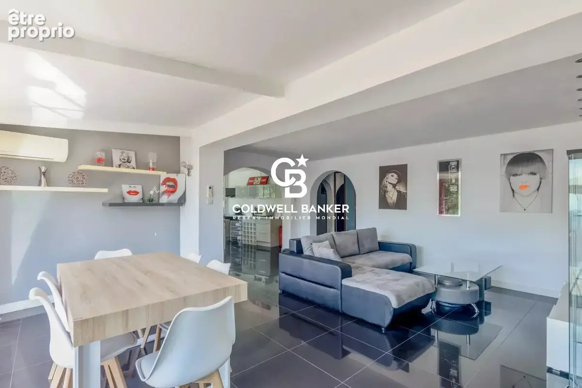 Ensemble immobilier avec vue mer , Piscine et plage à pied - photo 19