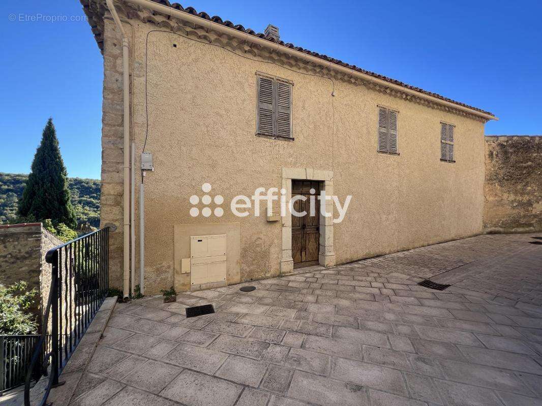 Maison à ARTIGNOSC-SUR-VERDON