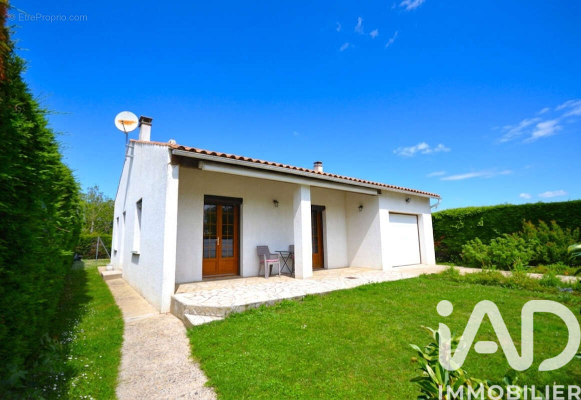 Photo 2 - Maison à LE GUA