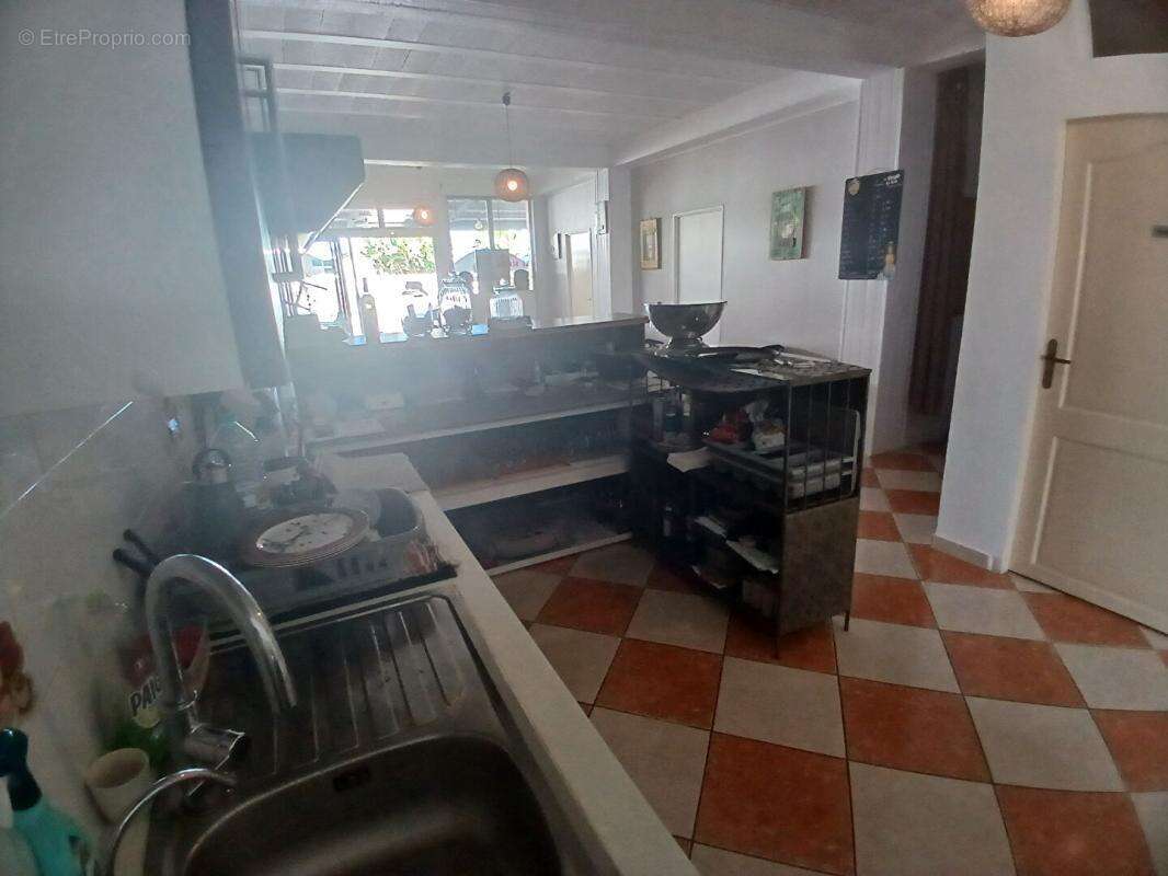 Ensemble immobilier de 269 m² sur 800 m² de terrain à Dos d'Âne 97429; - photo 3
