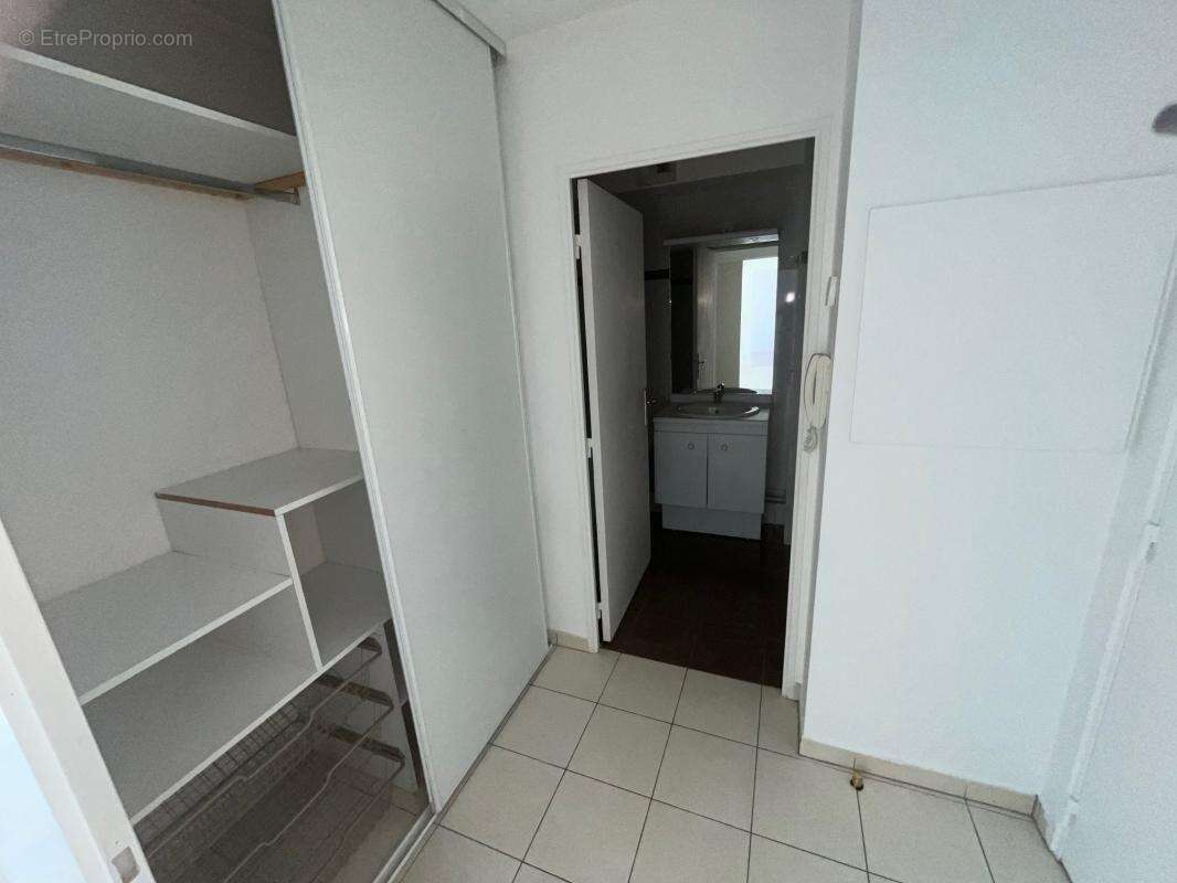 Appartement penthouse 2 pièces hyper centre de Chelles - photo 8