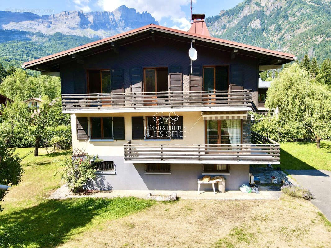 Maison 141 m² à Les Houches  - photo 2