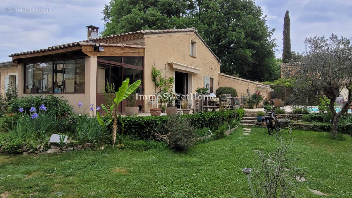 Maison à MIRABEL-AUX-BARONNIES