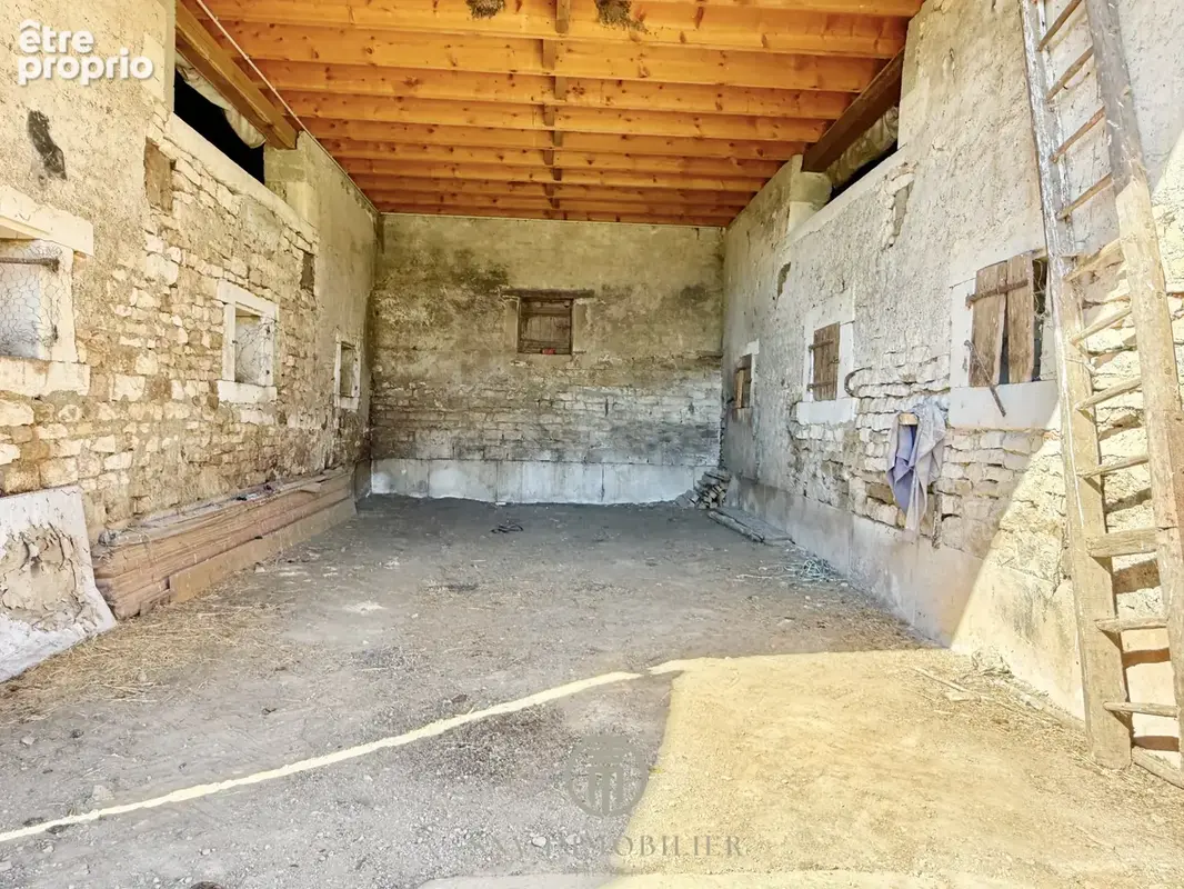 Propriété rare avec maison de maître, corps de fermé loué, tourelle et de nombreuses dépendances - photo 31