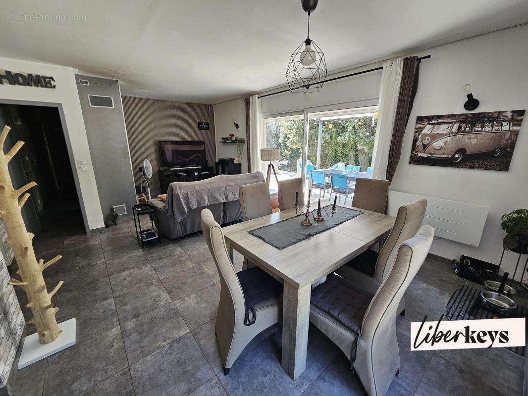 AMPUS (83) Maison de 134 m²  Garage double  sur 1200 m² de terrain plat, piscinable,  clôturé et arboré - photo 8